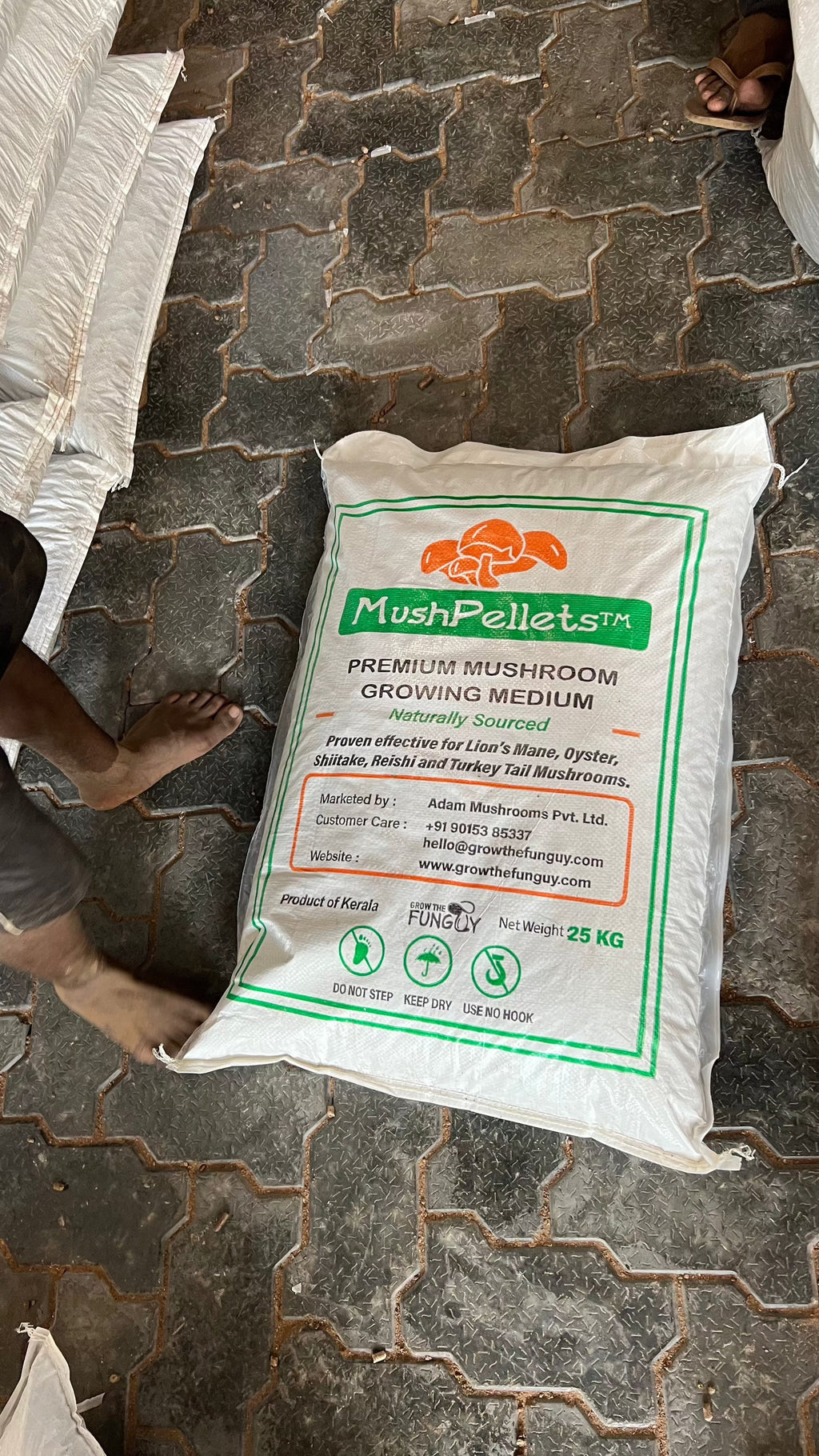 MushPellets™ Improved - Premium mushroom grow medium for Wood loving species -